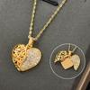Atoztide Gravur Name Herz Halskette Personalisiert Versteckte Botschaft Edelstahl Schmuck Anhänger für Frauen Kette Geburtstagsgeschenk