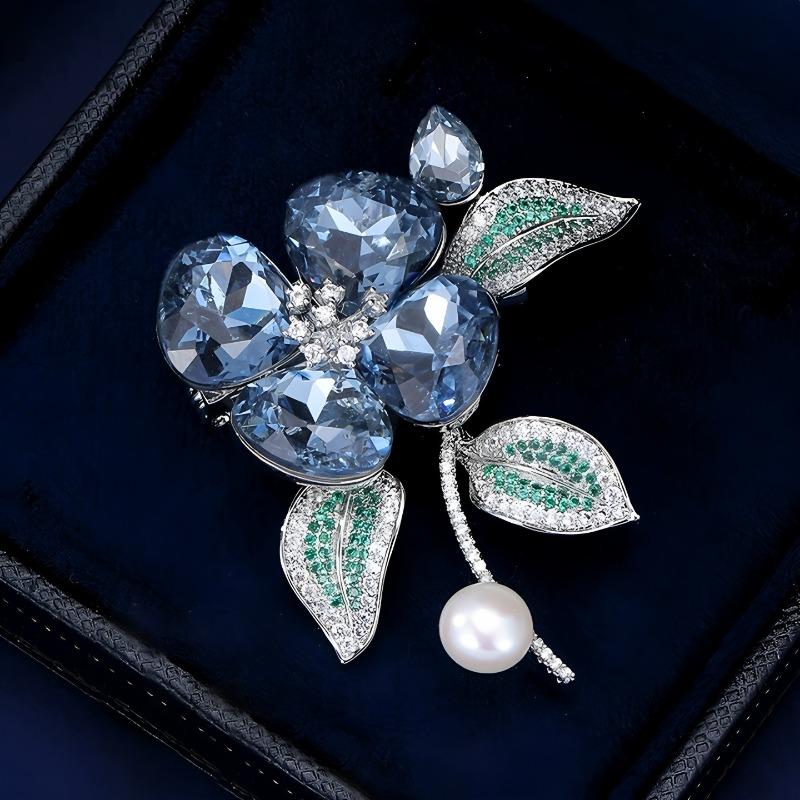 Elegant and Refined Orchid Brooch for Women, Delicate and Elegant Crystal Brooch, Light Luxury and Niche Design Sense Brooch