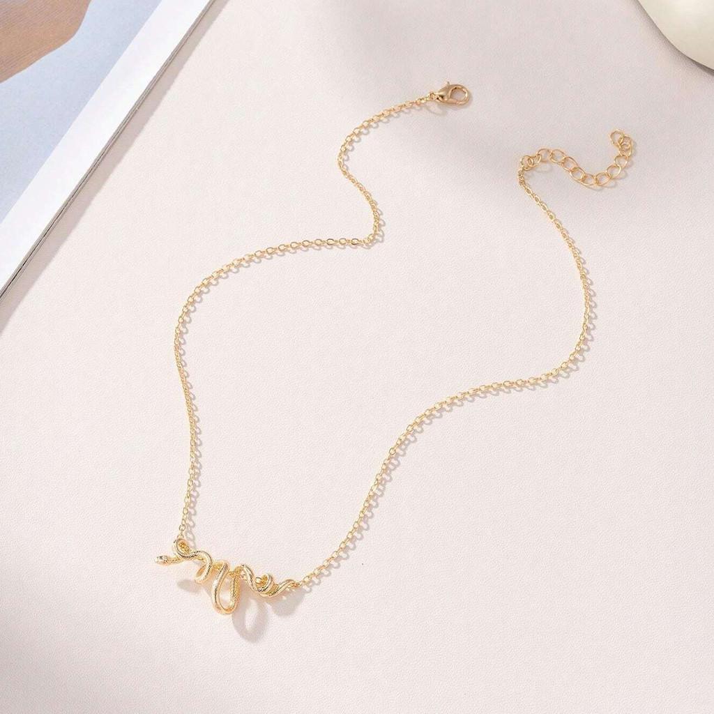 Stylish Creative Snake Design Gender Neutral Choker Necklace In Gold Silver Rose Gold And Black For Fashion Lovers