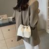 Nischen-Design tragbare kleine Tasche Damen Sommer neue Mode ausländischer Stil Ketten-Umhängetasche Pendler-Beuteltasche