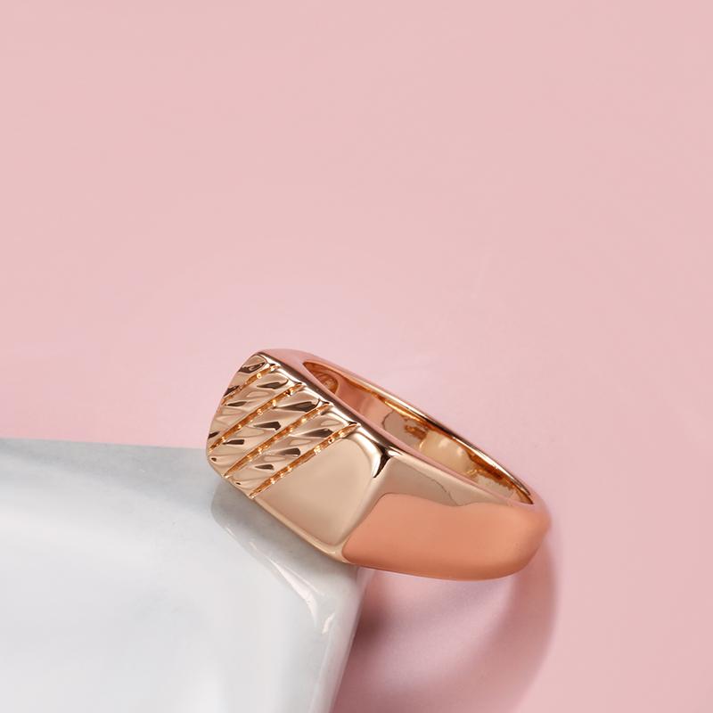 Kienl Square Glossy Gold Trendy Big Size Ring Daily Easy Matching Rings
