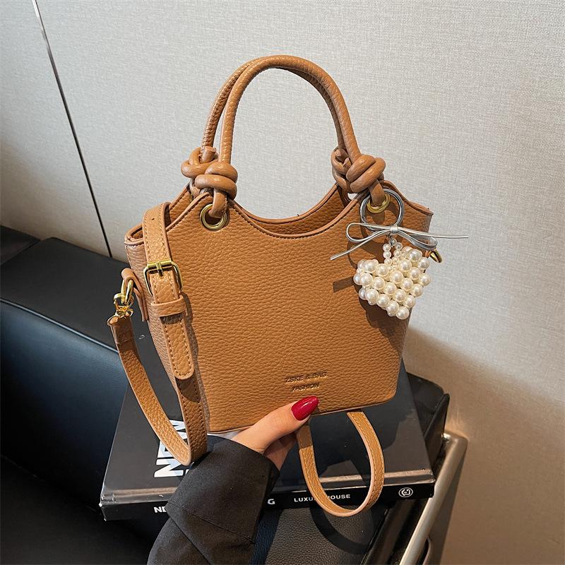 Hand Carry Fashion Bucket Bag Women's Korean Version Ins Shoulder Bag 2025 Spring New Simple Casual Portable Messenger Bag