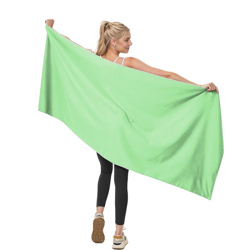 Magnetic Quick-Dry Microfiber Sports Beach Towel
