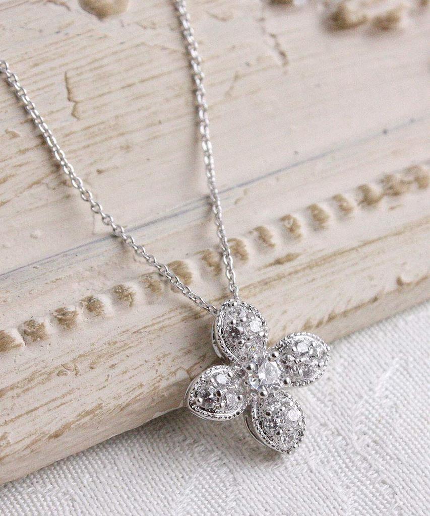 [VINGTAINE] Elegant Flower Necklace with Cubic Zirconia (CZ) and Flower Slider Chain C2-24