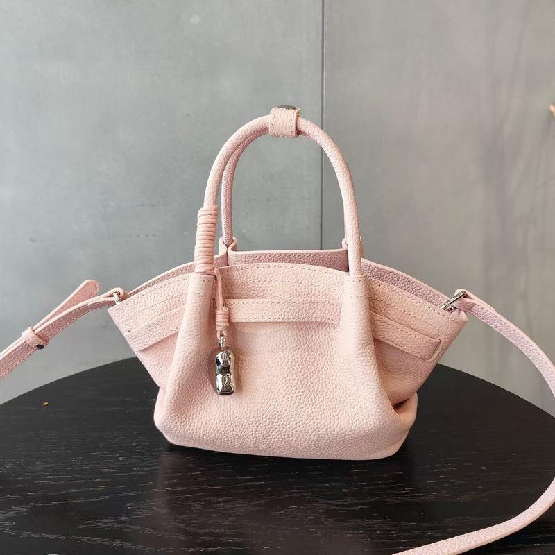 2026 New Leather Vegetable Basket Handbag Women's Niche Design Cloud Dumpling Bag Pendant Shoulder Bag Messenger Bag
