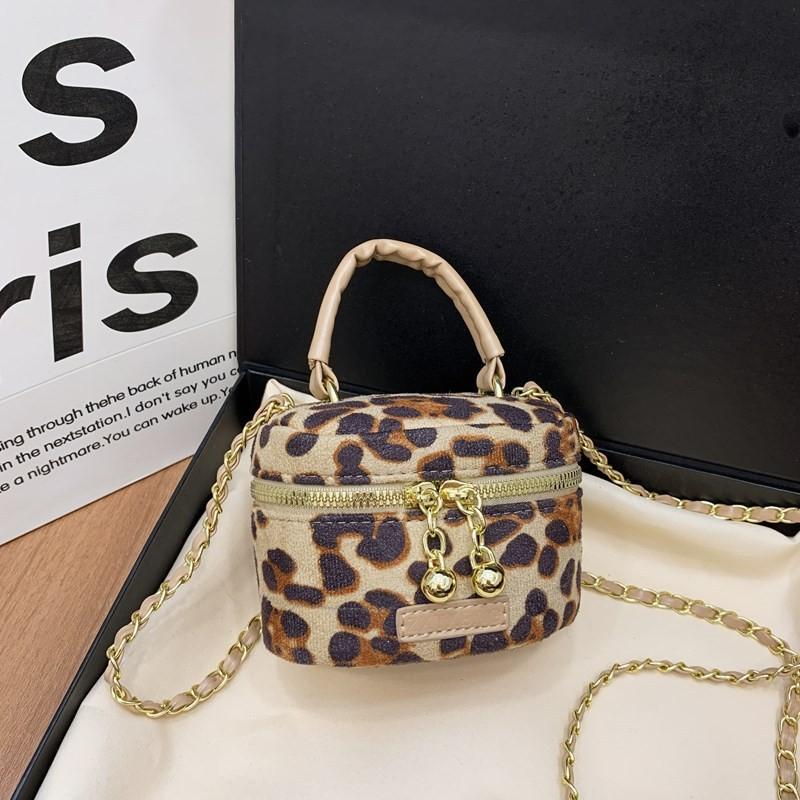 Trendy Leopard Print Stylish Crossbody Bag For Kids With Chic Bow Design