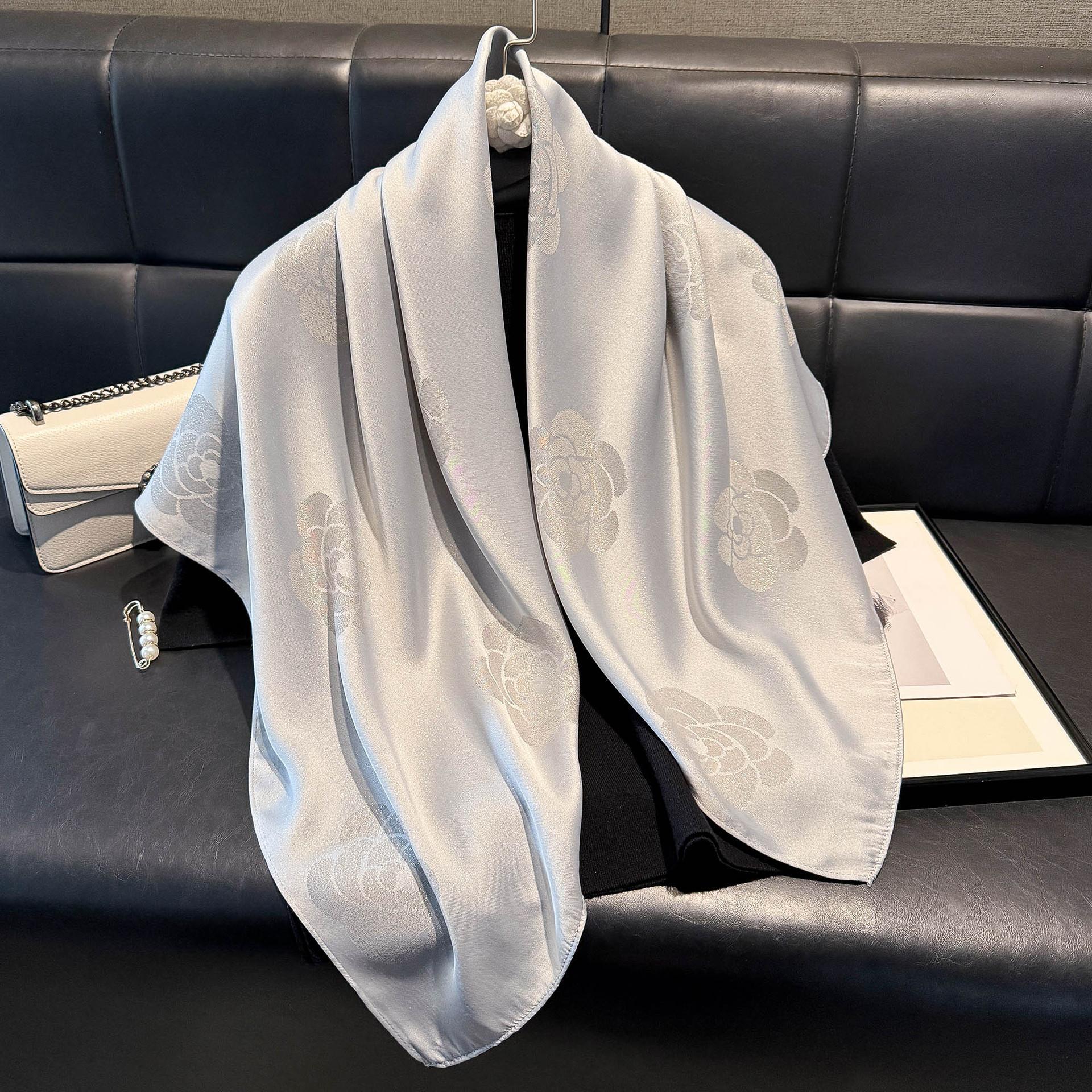 

Fashion White-Collar Spring And Autumn Thin Imitation Silk Camellia High-End Silk Scarf Scarf Female Gift Retro Tencel Cotton Headscarf 90*90 сірий колір