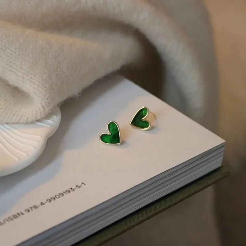 2025 Trendy Heart Stud Earrings For Women Korean Elegant Light Luxury Love Dangle Earring Fashion Simple Drop Jewelry Girls Gift