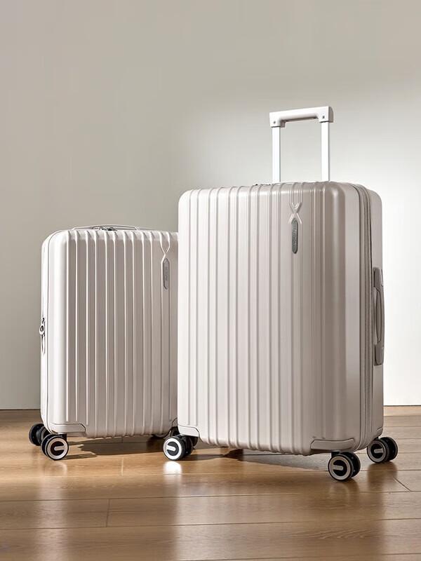 American Tourister 20-inch Expandable Hardside Luggage