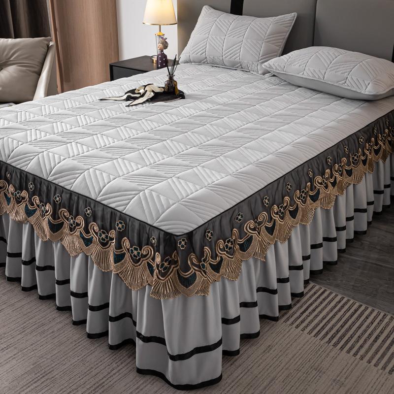 Elegantní prošívaná zesílená sukně na postel Třídílná sada King Queen Size Přehoz Protiskluzový povlak na postel s povlakem na polštář