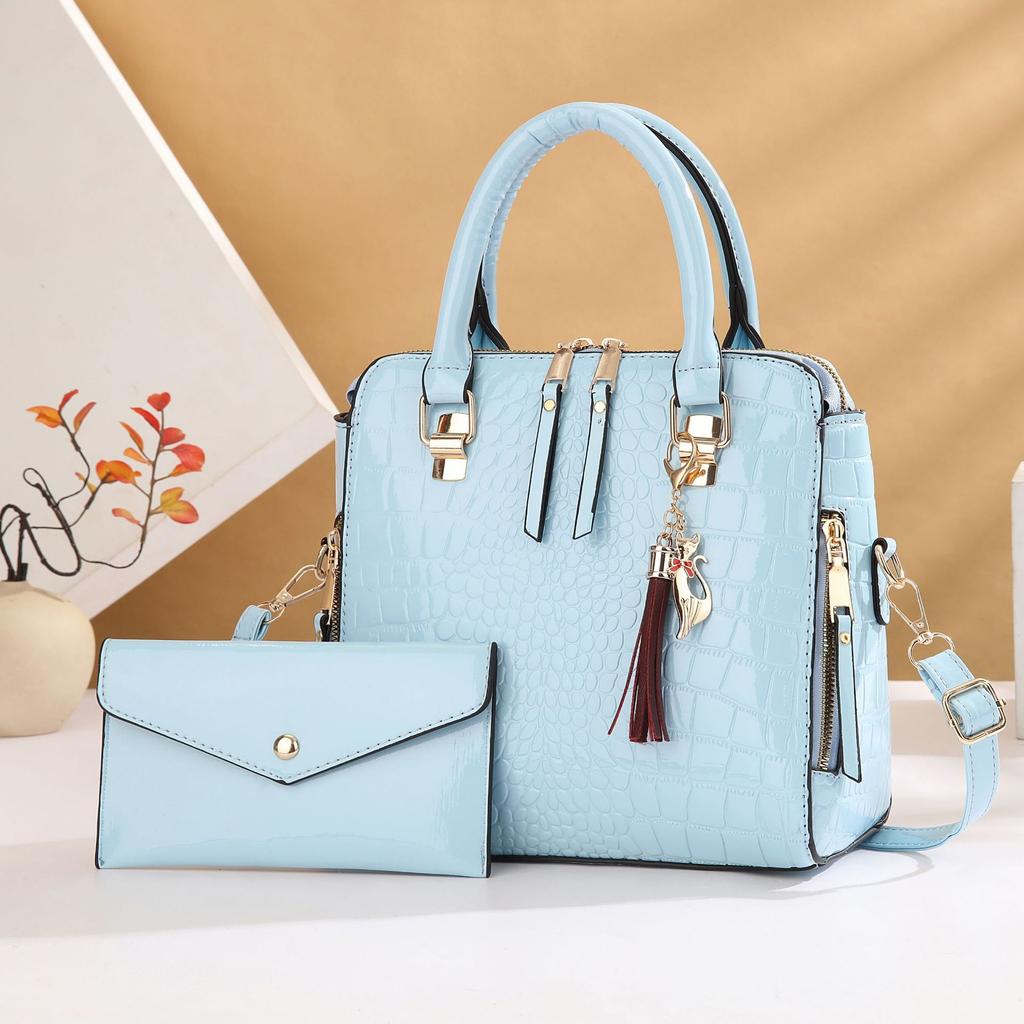 Taizhou Women's Bag Fashion Crocodile Pattern Mother and Child Bag Large Capacity Explosion Women's Bag Fringed Pendant Portable Messenger Bag