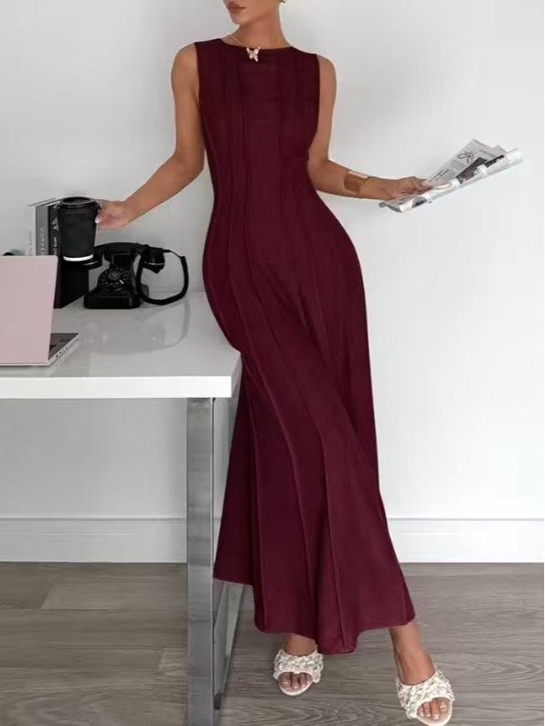 2026 Summer Elegant Women's Sleeveless Pleated Long Dress