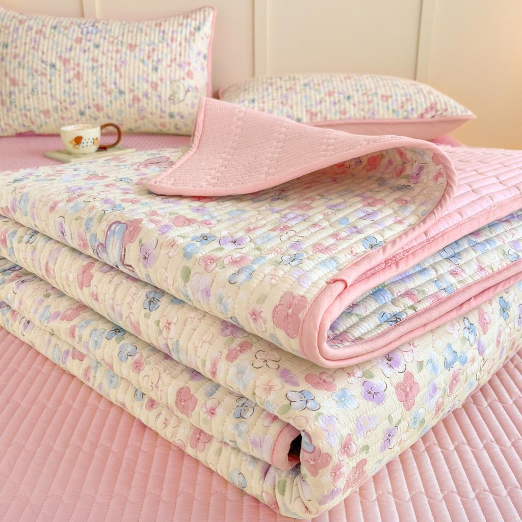 Thickened Quilted Bedspread for Single Double Bed Floral Soft Breathable Summer Quilt Machine Washable Dust-proof Bed Cover Set