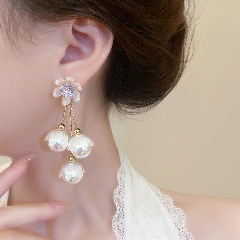 Elegant Imitation Pearls Earrings Luxury Long Flower Ball Earring Bridal Wedding Party Jewelry Banquet Party Holiday Dressing Gift