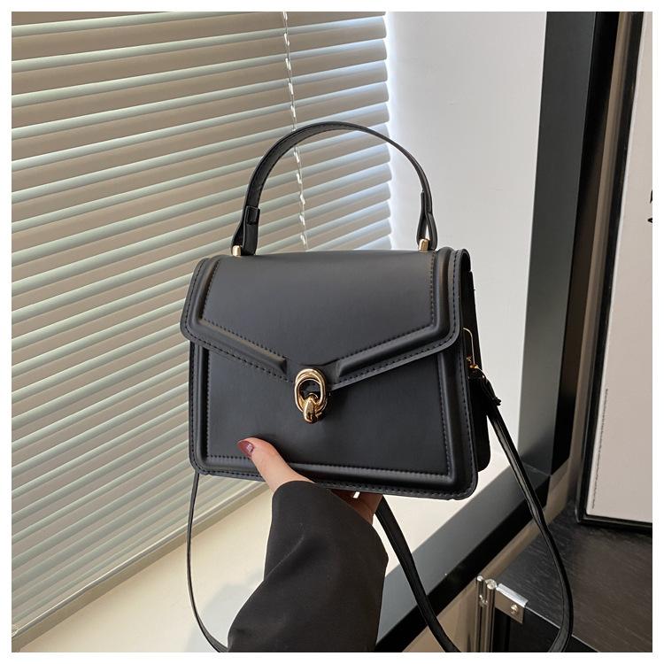 Трендовый однотонный летний новый женский повседневный модный маленький мессенджер через плечо большой вместимости чёрный