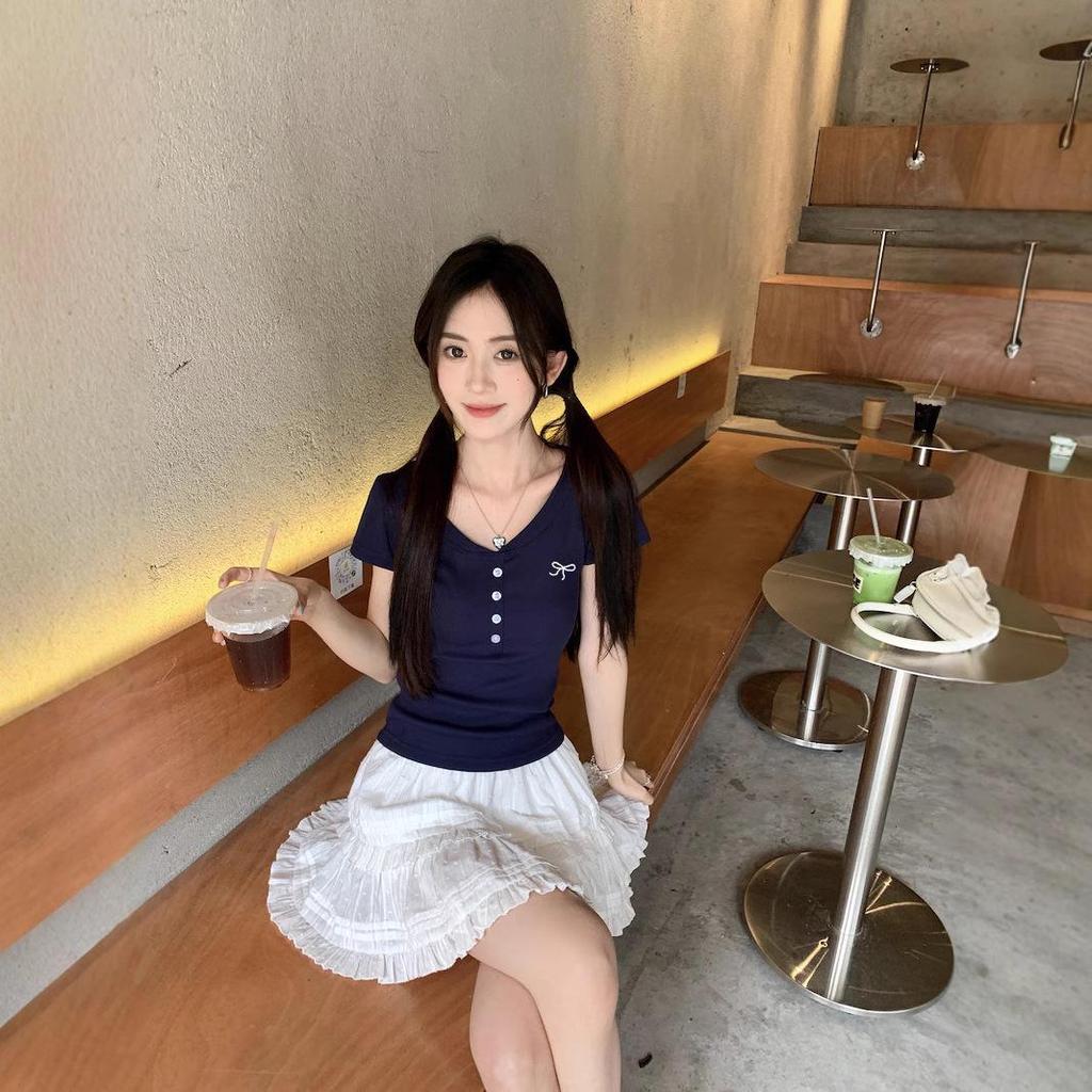 2025 Summer Korean Style Women's Embroidered V-Neck Buttoned Shoulder Slim T-Shirt