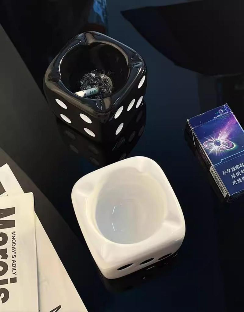 High-End Creative Ceramic Ashtray: Unique Tabletop Gift for Boyfriend, Trendy & Stylish