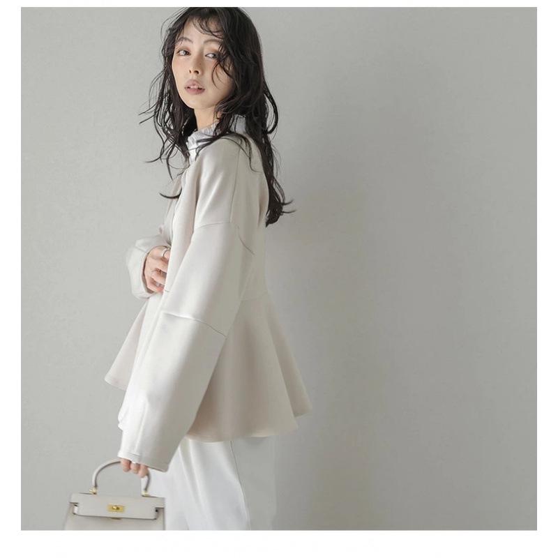 V-neck Ruffle Waist-Cinching Slim Short Jacket for Women - Spring/Autumn 2025 Collection