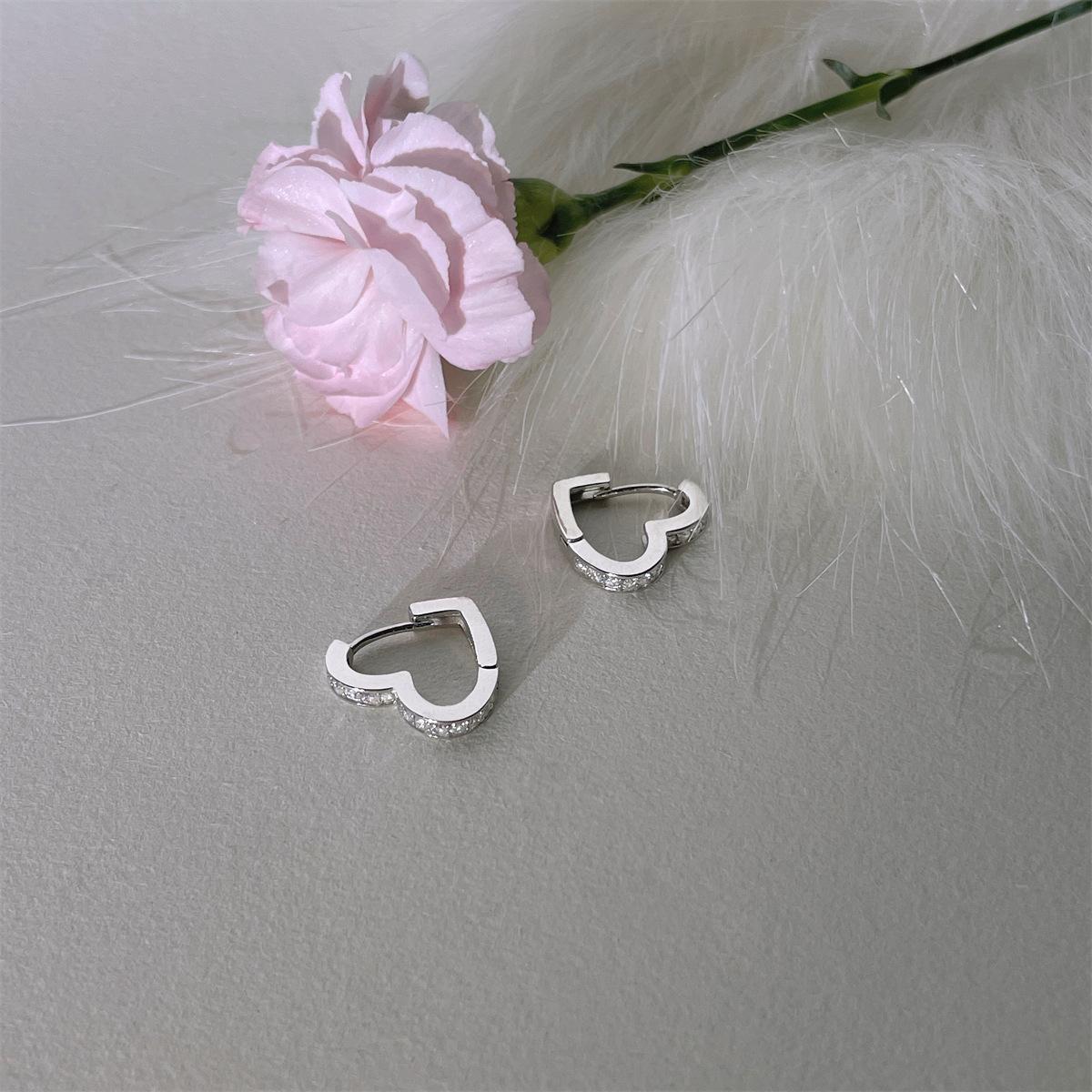 

Простые серьги-пусеты с цирконом, женские, в стиле инс, легкая роскошь, универсальные, с высоким чувством стиля, серебряная игла 925 пробы, модные серьги, модные 925 silver needles