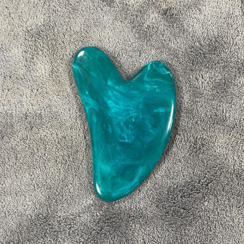 Heart-Shaped Resin Beeswax Gua Sha Set for Facial and Body Acupoint Scraping