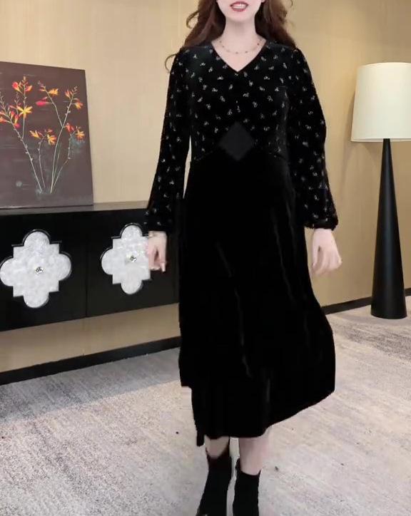 Elegantes Samtkleid in Übergröße - Herbst/Winter, Hochelastisch, Bedruckt, Locker, Schlankmachend, Reifer Stil für Damen.