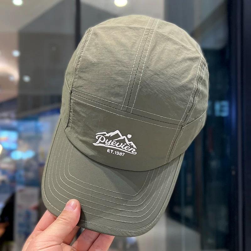 

2025 new short-brimmed casual baseball cap men s and women s summer visor quick-drying breathable snow-capped mountain letter embroidered duck tongue M（56-58cm） армія зелений колір
