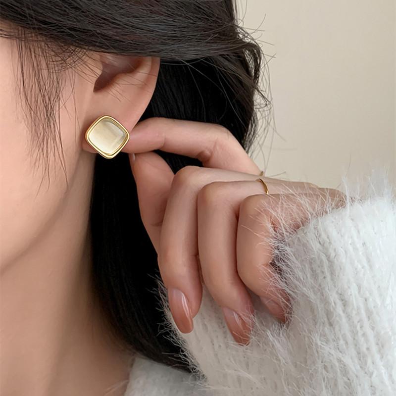 Women's Opal Earrings Trendy Golden Square Small Stud Earrings Lovely Geometry Jewelry Ear Accessories bijoux femmes