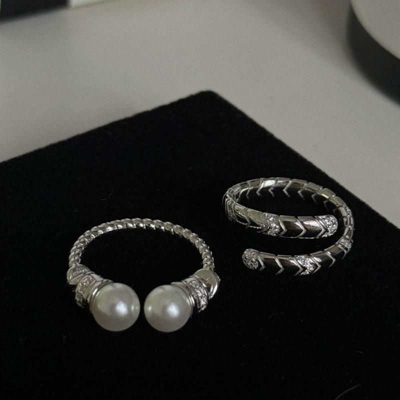 Elegant Women's Open Pearl Ring - Versatile Stackable Index Finger Jewelry