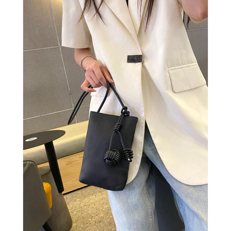 

Женская сумка кроссбоди из натуральной кожи на одно плечо чёрный