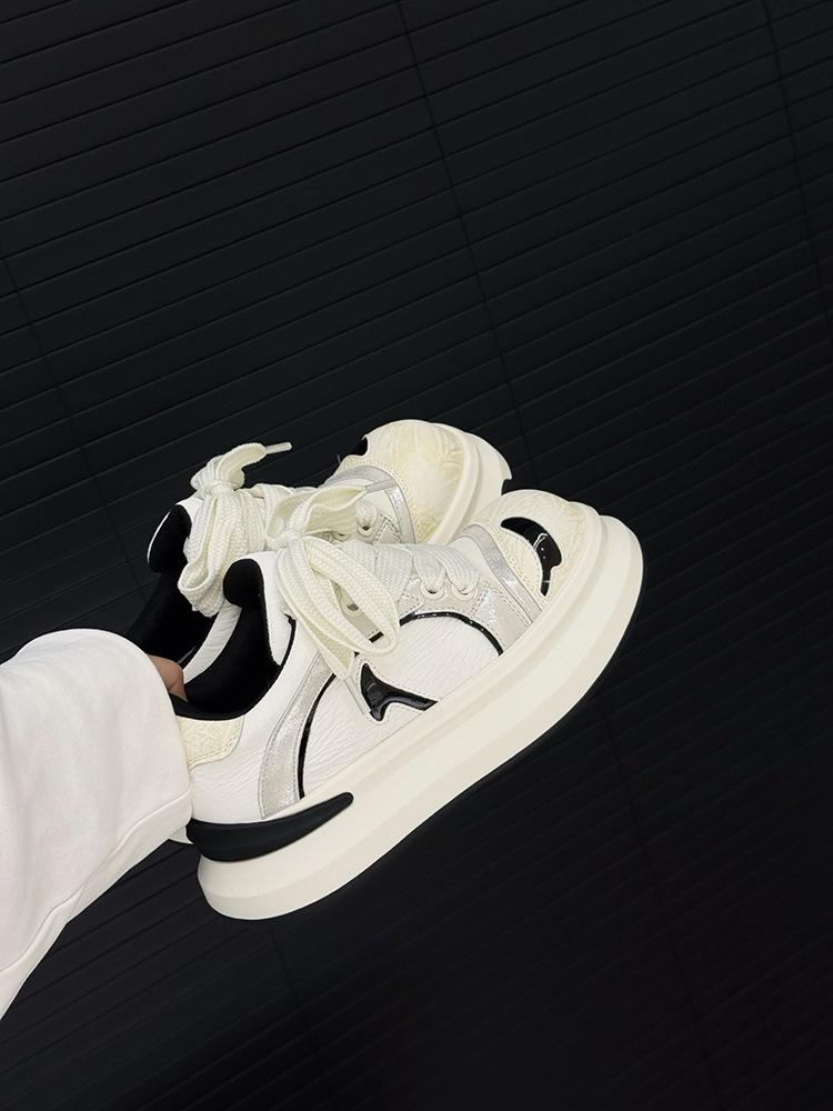 Niche design board shoes women's little white shoes 2025 spring new color matching Guochao casual sports shoes super fire moral training shoes