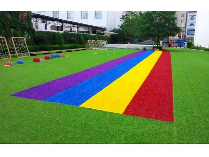 Simulation Red Bentgrass Carpet: Soundproof, Stain-Resistant Mat for Gateball Fields, Courtyards, and Wedding Areas.