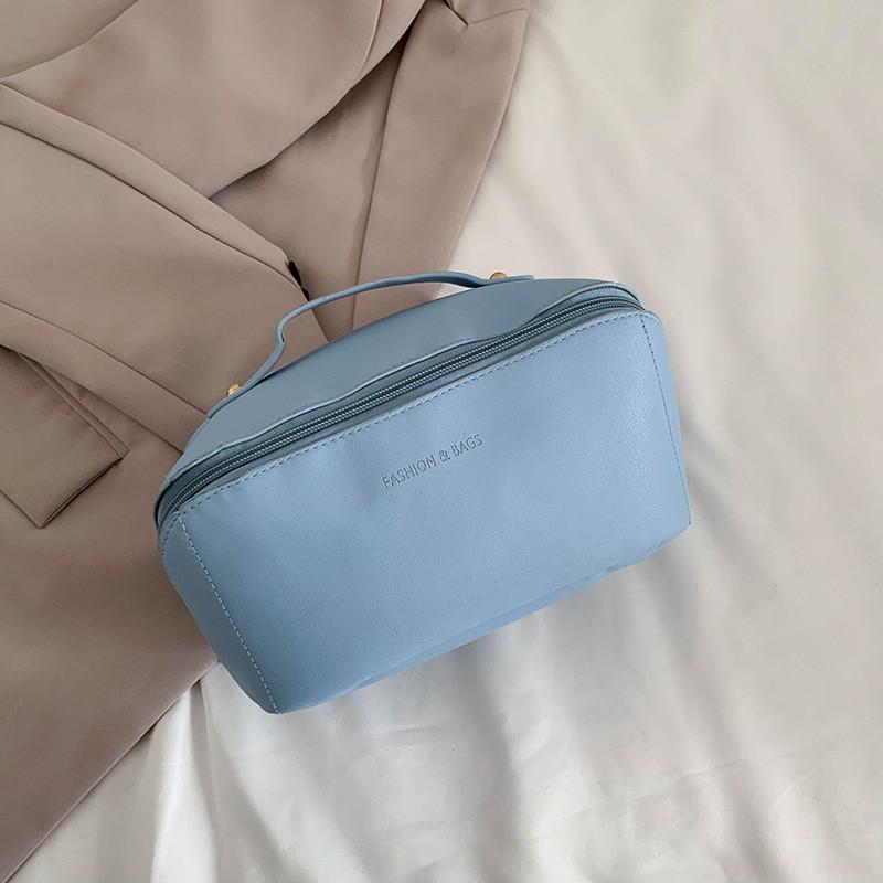 Trendy Pu Material Summer Handbag For Women Spacious Versatile Commuter Makeup Bag