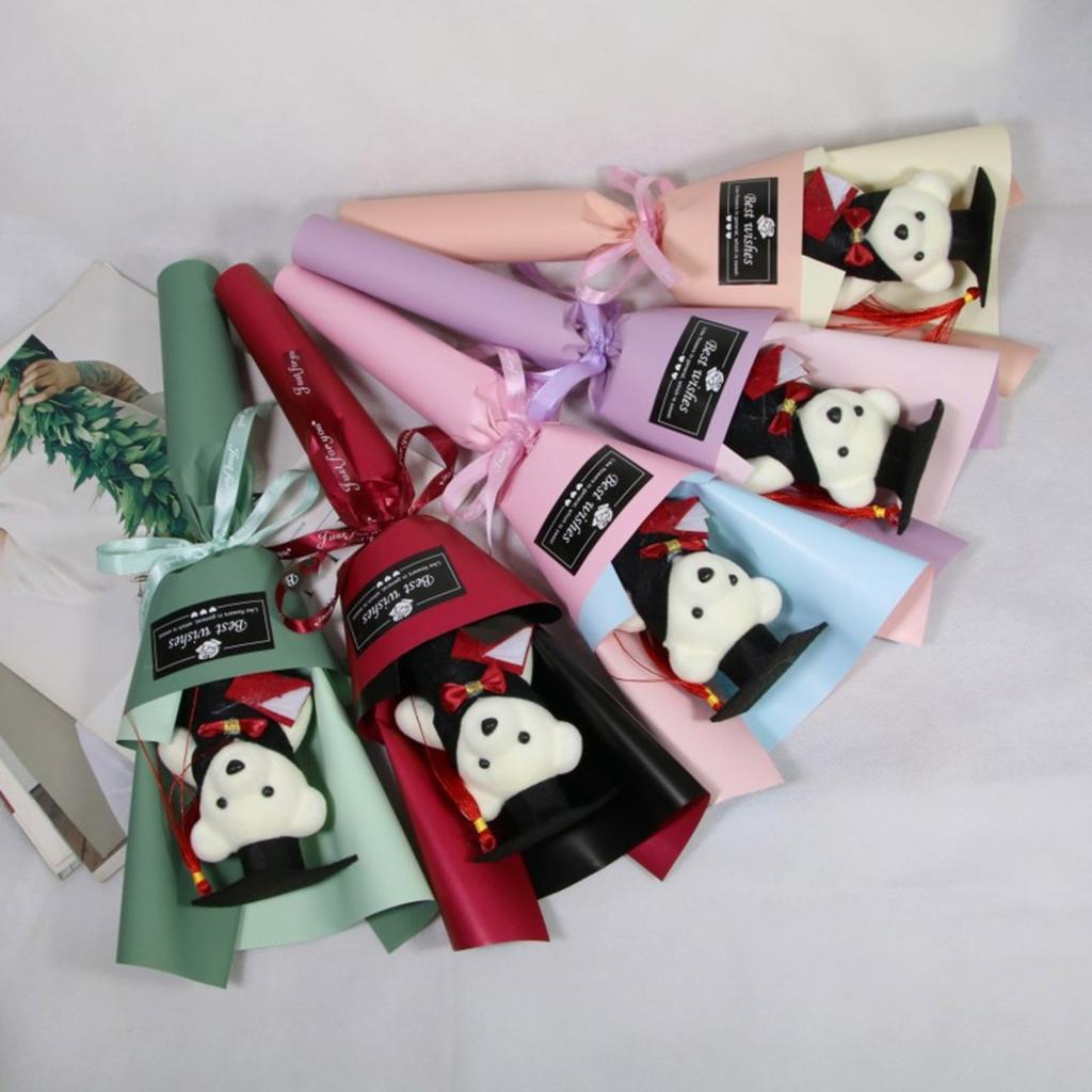 Kytice medvídků k promoci pro absolventy, studenty, učitele, kreslené kytice medvídků-lékařů k promoci, ke dni návratu do školy