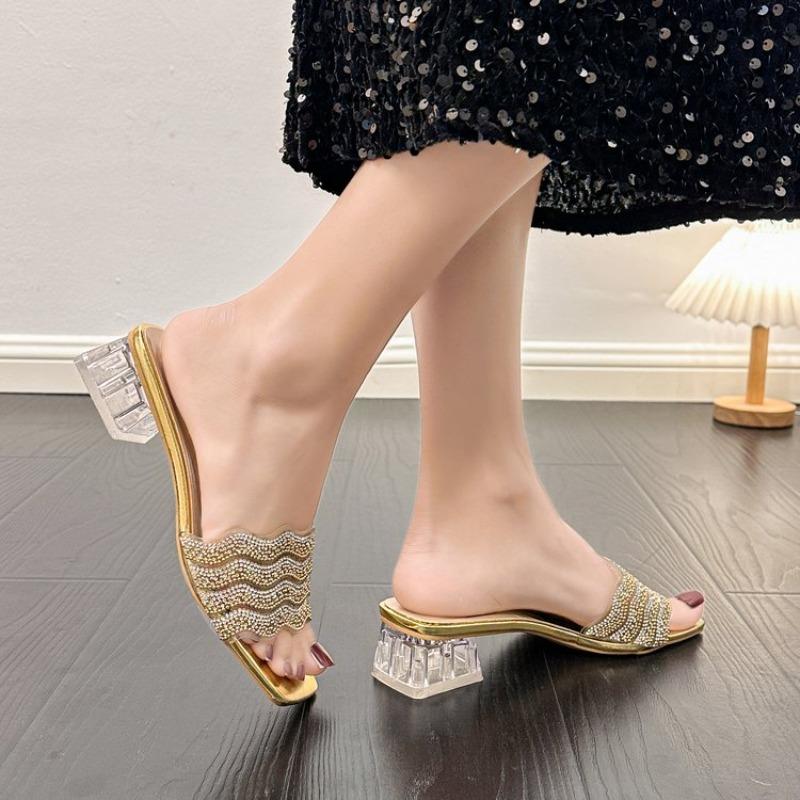 2026 Été Pantoufles Ouvertes Modernes pour Femmes Sandales Élégantes à Bout Carré Strassées Talon Moyen Pantoufles de Mode pour Robe