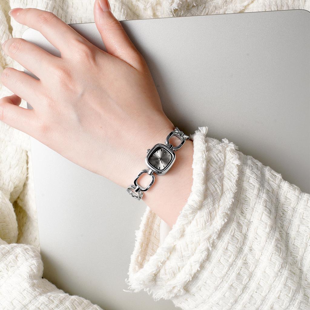 Light Luxury High-End Bracelet Watch Women'S Niche High-Value Retro Small Square Quartz Watch