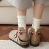 Diese Herbst- und Winterkollektion bietet Plüschtier-Cartoon-Socken aus reiner Baumwolle in mittlerer Wadenlänge für Damen mit einem niedlichen Schulstil.