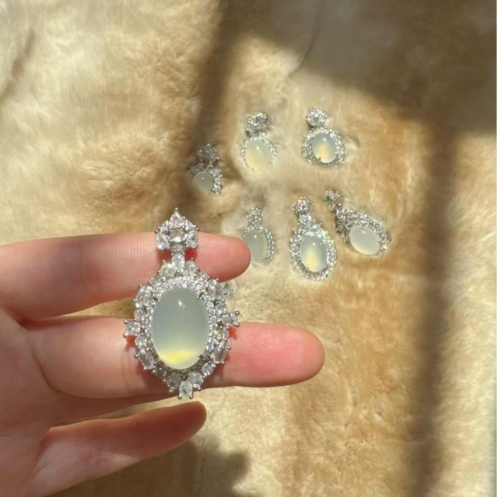 White Chalcedony & Agate Ice Type Pendant Necklace for Women