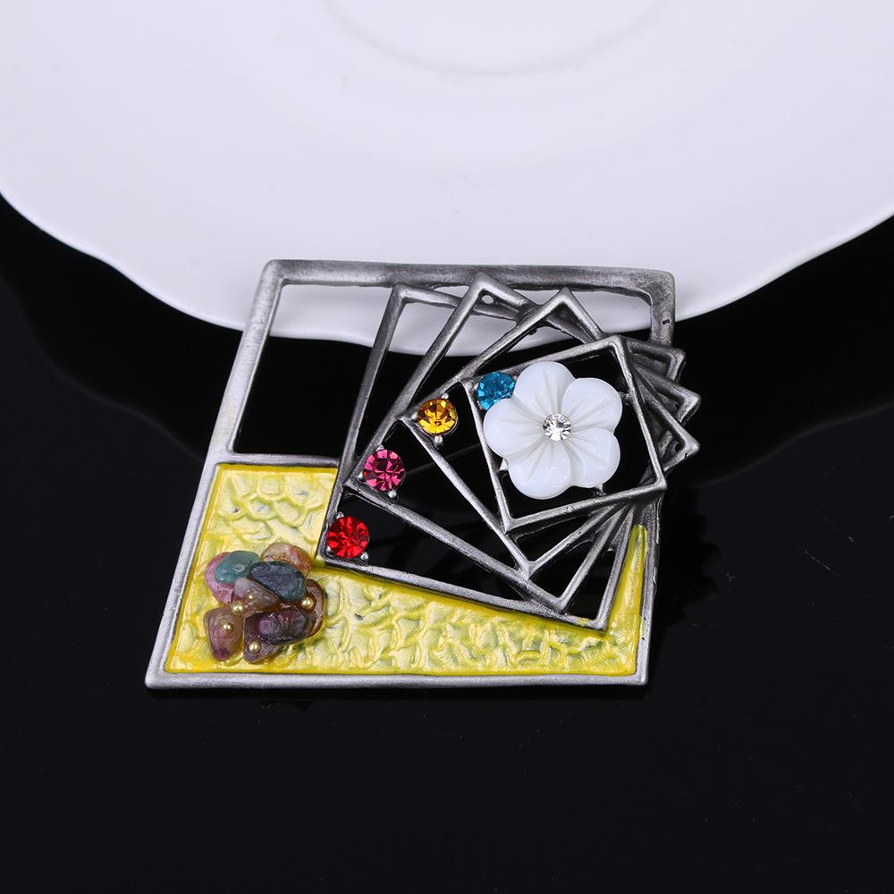 Retro Alloy Brooch Premium Sense Light Luxury Pin Accessories Clothing Accessories Metal Camellia Brooch