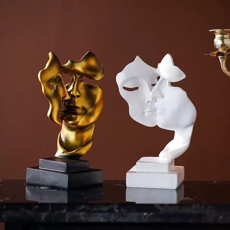 European Style Abstract Couple Sculpture Ornament for Living Room TV Cabinet Decor