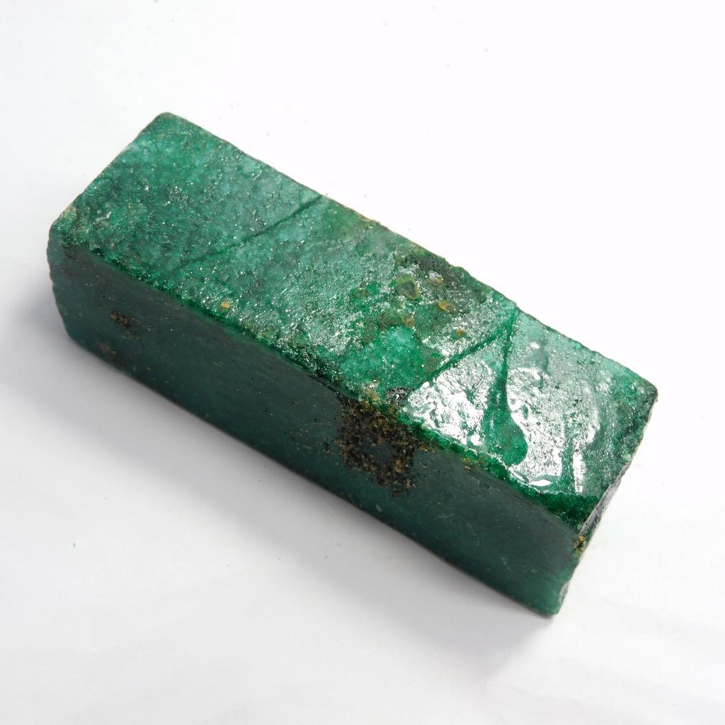 Natural Green Emerald Loose Gemstone 770.25 ct Uncut Dyed Rough for Lapidary and Gem Collections