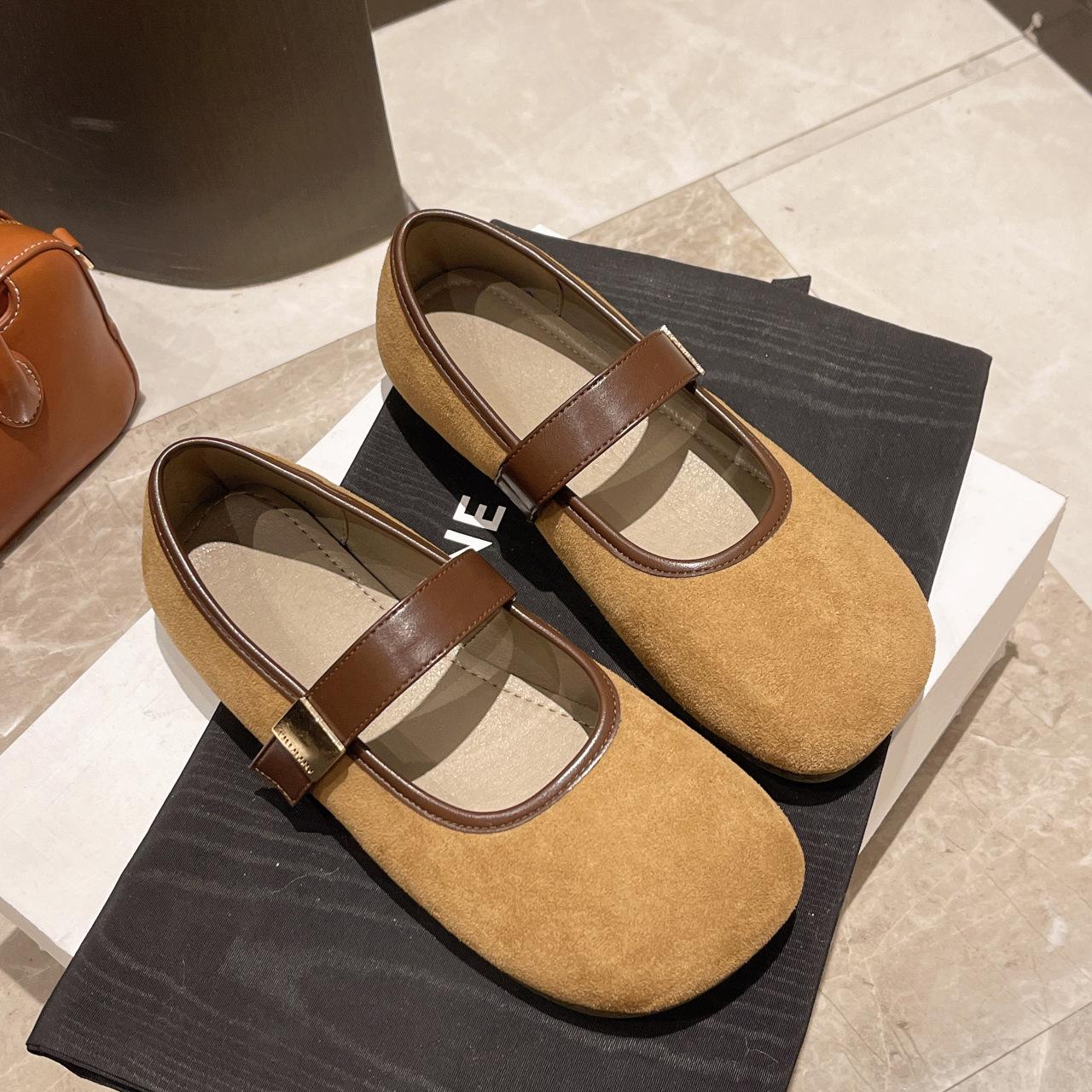 

Vintage Mary Jane shoes women s flat 2025 summer new shallow mouth one-word strap with skirt single shoes soft-soled Doudou shoes 40