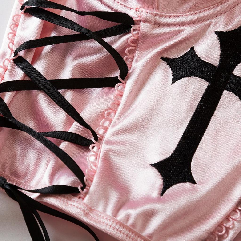 Corsetti, abbigliamento da donna alla moda ed elegante