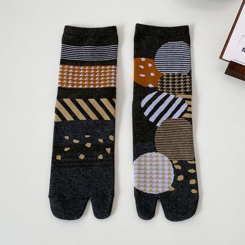 Chaussettes colorées jacquard à deux orteils pour femmes Coton peigné Douces Respirantes Chaussettes à orteils séparés Drôles Chics Plantes Léopard Rayées Chaussettes Tabi
