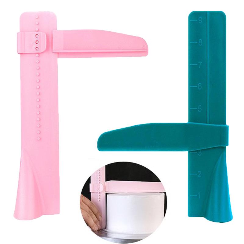 Set of 2 Adjustable Cake Smoothing Scrapers