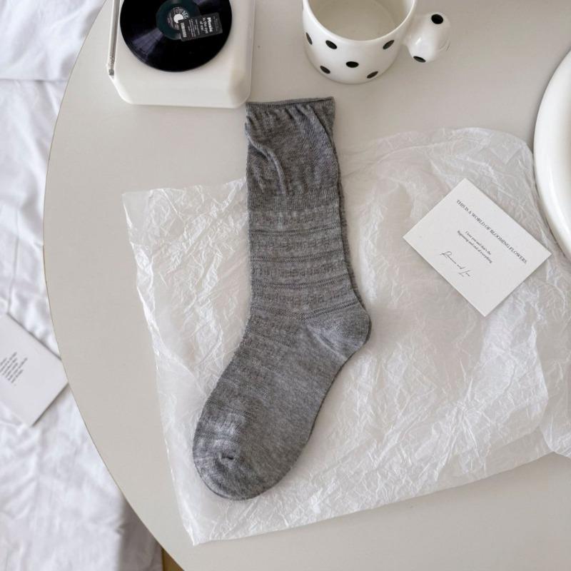 

Женские весенне-летние новые тонкие хлопковые ажурные носки с темным узором, дышащие, антибактериальные, против запаха, бесшовные 1 pair серый