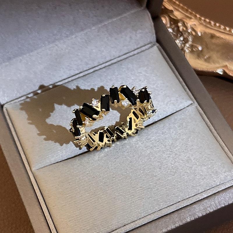 Emerald zircon irregular ring niche index finger ring cold wind jewelry