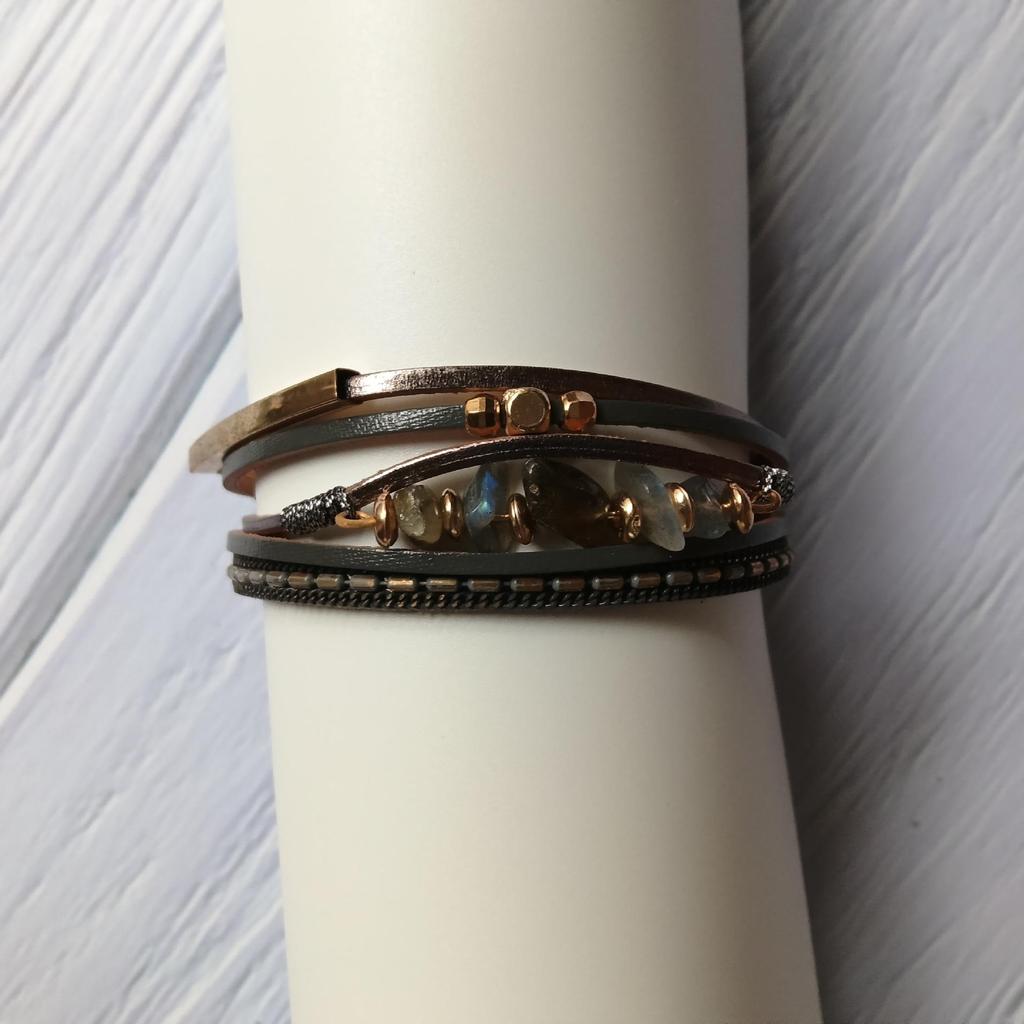 Böhmisches mehrschichtiges Lederarmband mit Strasssteinen und Kristallsteinen