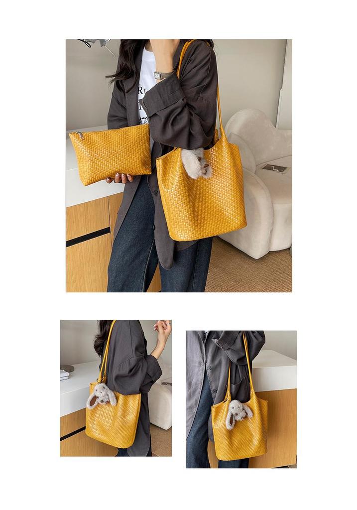 Popular Women's Large Capacity Mother-Child Tote - High-End Woven Texture Single Shoulder Bag for Commute and Shopping.