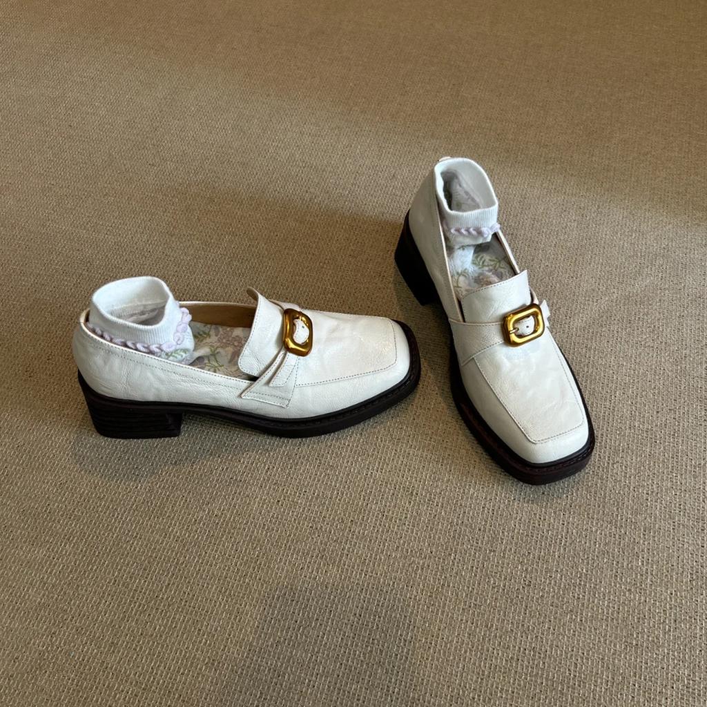 Fashion French Retro High-heeled Loafers for Women Simple Thick Heel Metal Buckle Shallow Mouth Single Shoe Heels Women Zaptos Mujer