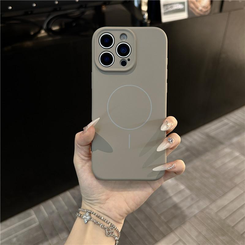 Fine ring magnetic suction is suitable for Apple 17promax mobile phone case, skin feeling iphone17 solid color magnetic case 15 silicone case.